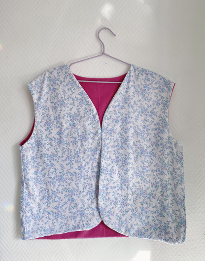 Le gilet réversible - polaire magenta et doublure à fleurs - Taille 2